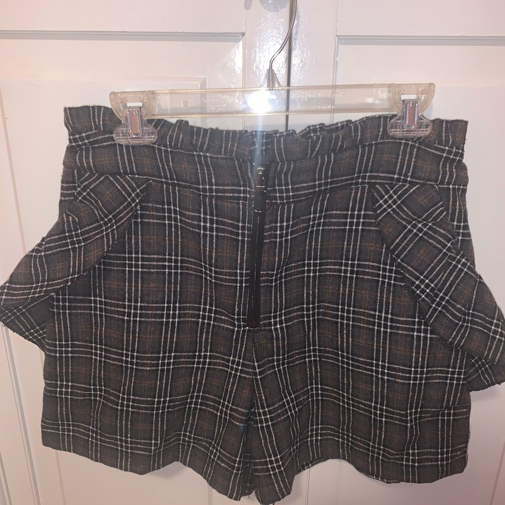 Charcoal Plaid Short